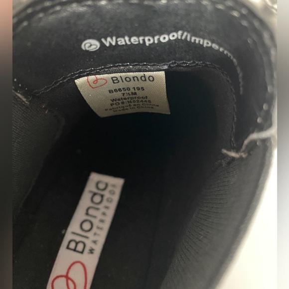 NWT Blondo Emelia Waterproof Chelsea Snakeskin Boots - Picture 8 of 10